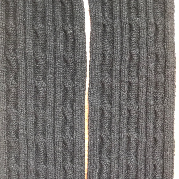 Black GAP cable wool scarf - Picture 8 of 12
